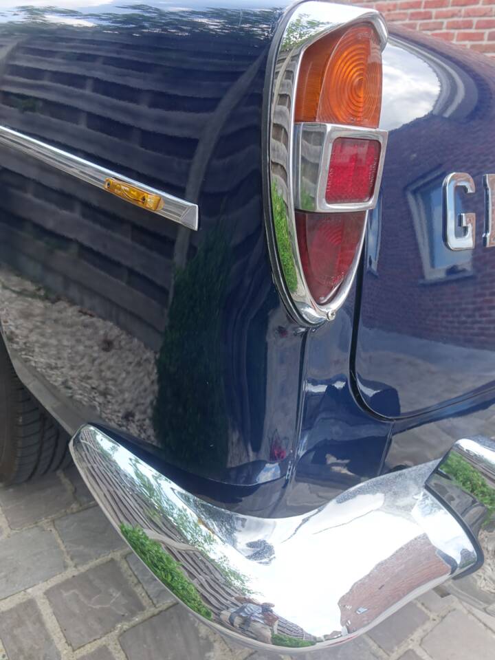 Image 15/28 of Rover 3.5 Litre Coupe (1973)