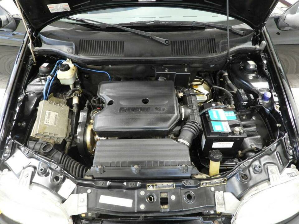 Afbeelding 12/15 van FIAT Punto 85 16V (1999)