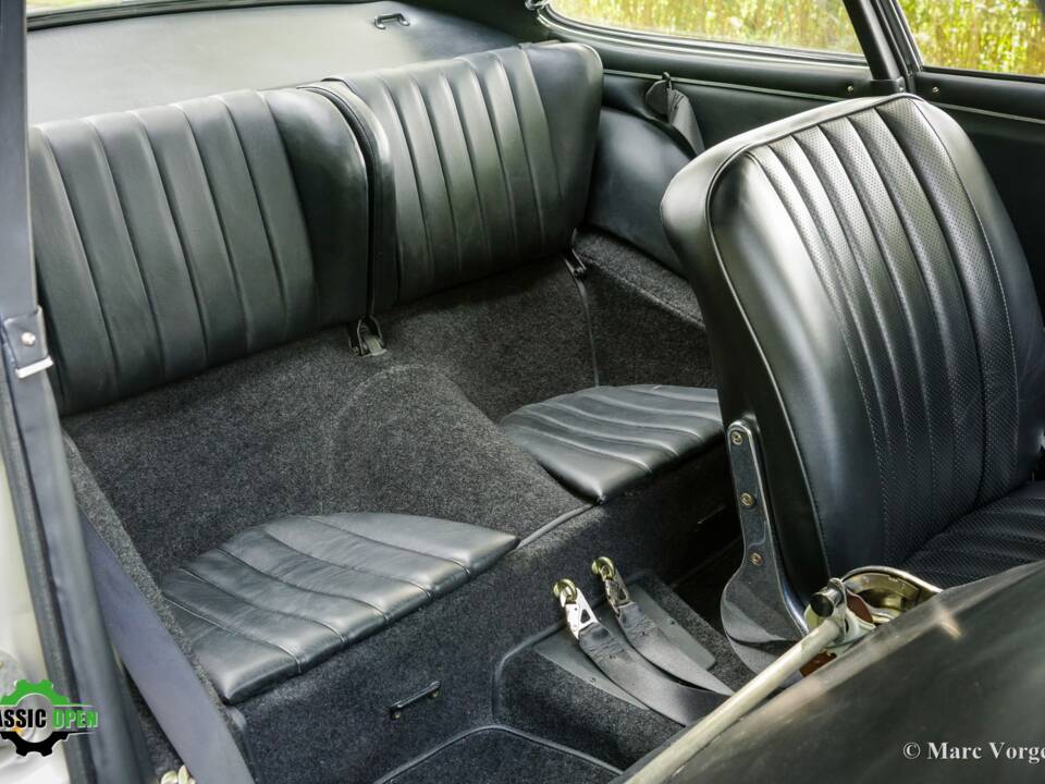 Image 16/57 of Porsche 911 2.0 (1968)