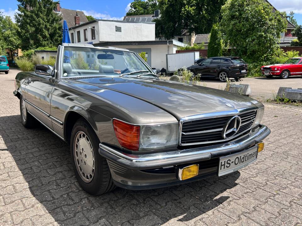Image 28/37 of Mercedes-Benz 560 SL (1986)
