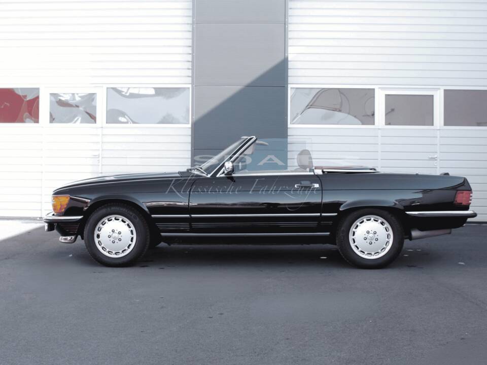 Image 22/23 of Mercedes-Benz 560 SL (1989)