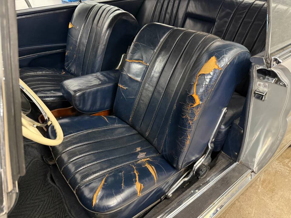 Image 9/18 of Mercedes-Benz 250 SE (1967)