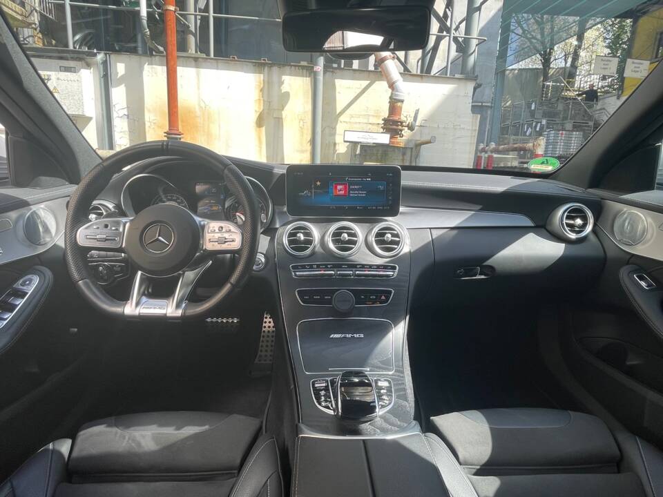 Image 14/26 of Mercedes-Benz C 63 AMG T (2020)