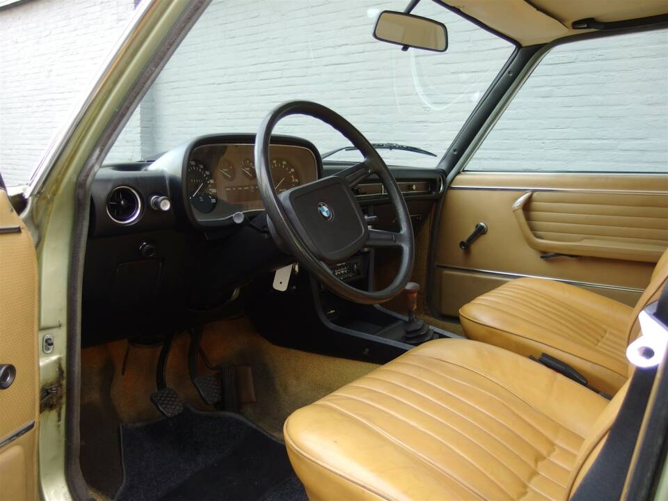 Image 50/95 de BMW 2500 (1977)