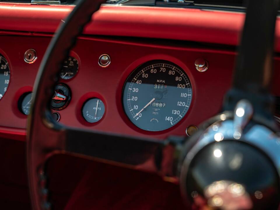 Image 44/50 of Jaguar XK 120 OTS (1951)