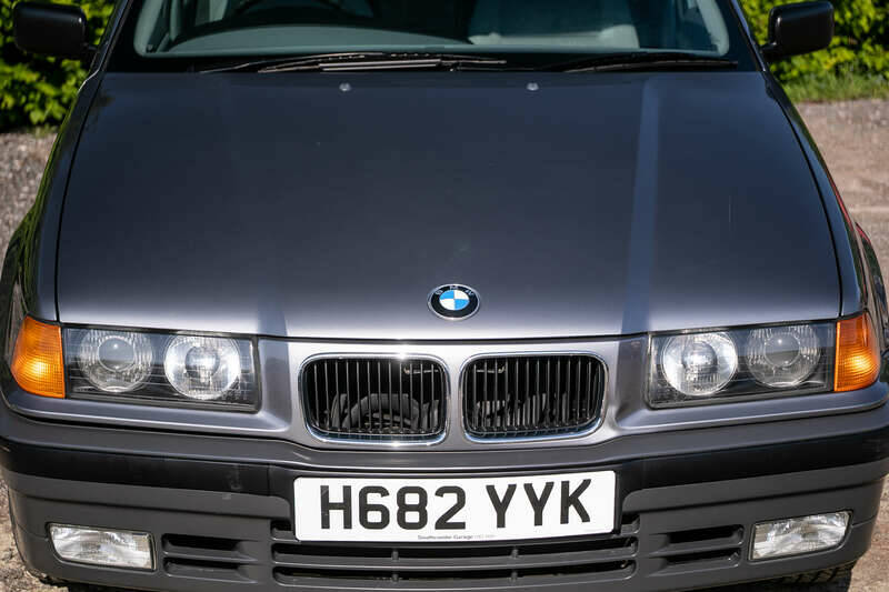 Image 13/50 of BMW 325i (1991)