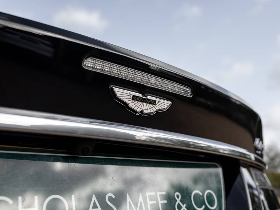Image 22/77 of Aston Martin DBS (2009)
