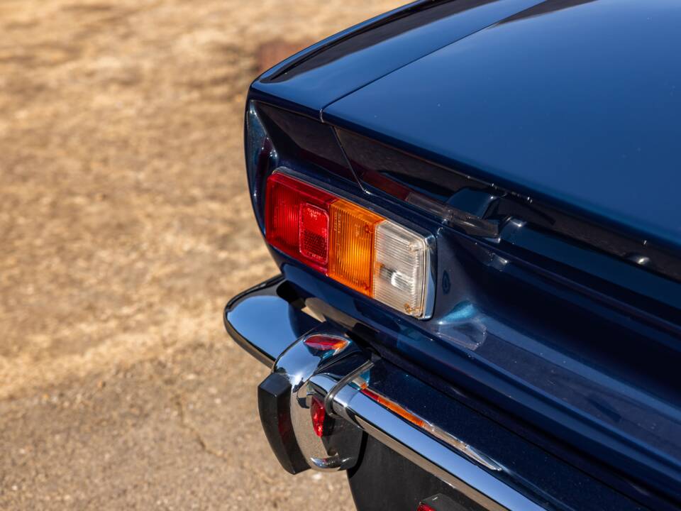 Image 23/57 de Aston Martin V8 Vantage Volante (1989)