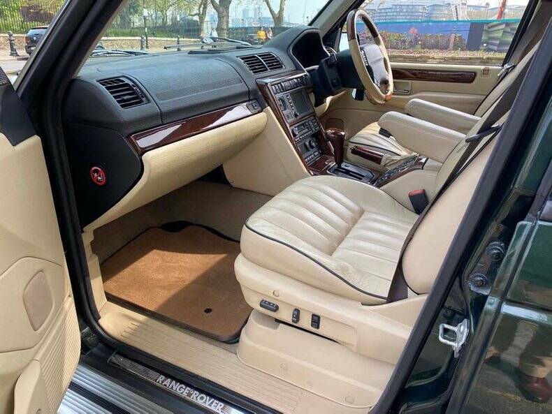 Image 23/50 de Land Rover Range Rover 4.6 Vogue (2001)