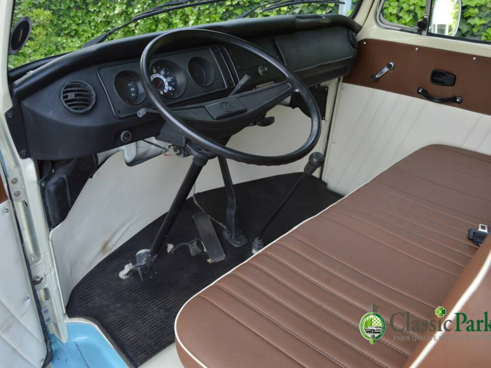 Bild 4/12 von Volkswagen T2b Camper (1976)