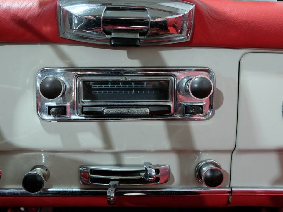 Image 6/31 of Mercedes-Benz 190 SL (1959)