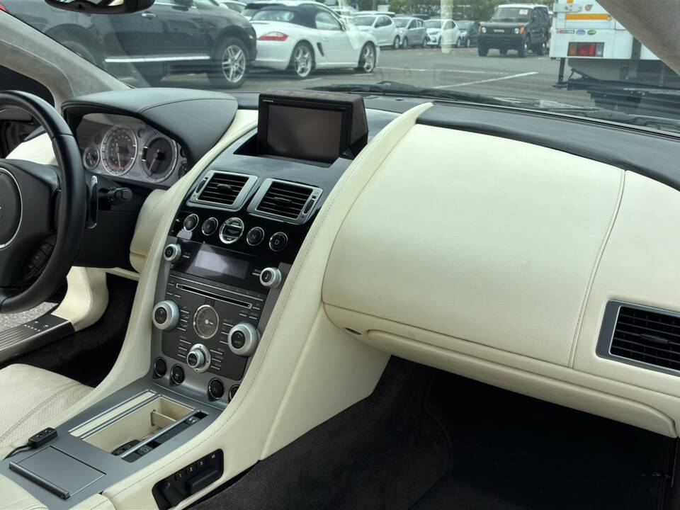 Imagen 25/60 de Aston Martin DB 9 (2011)