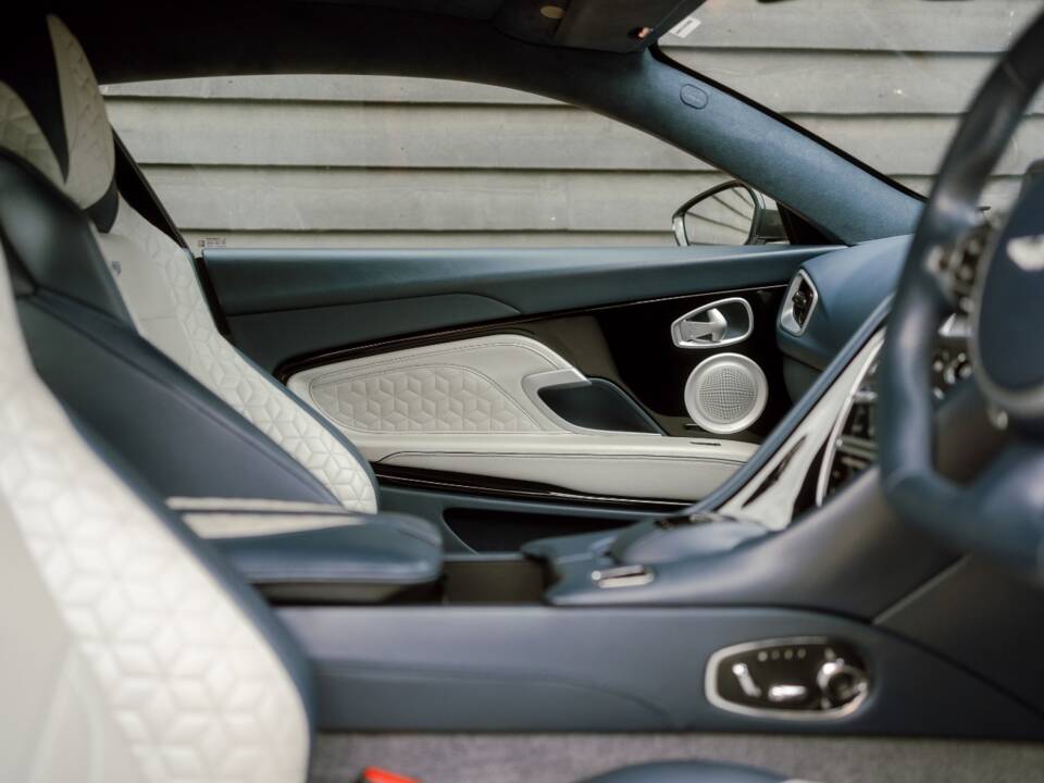 Bild 57/82 von Aston Martin DBS Superleggera (2018)