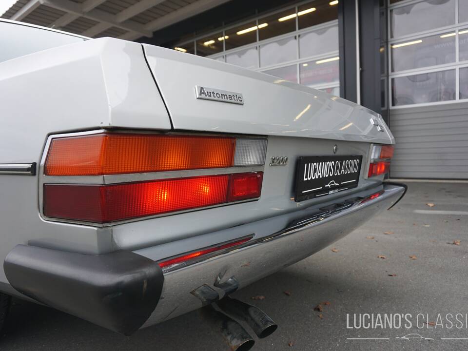 Image 23/66 of FIAT 130 Coupé (1972)