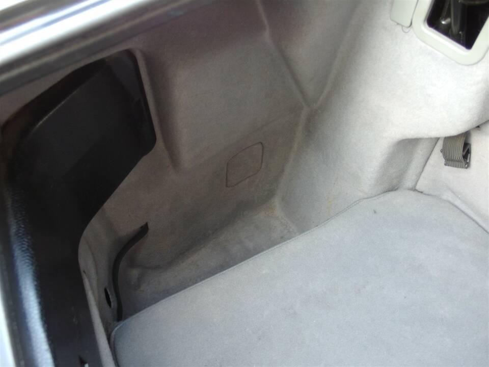 Image 80/96 of Mercedes-Benz 300 SL (1992)