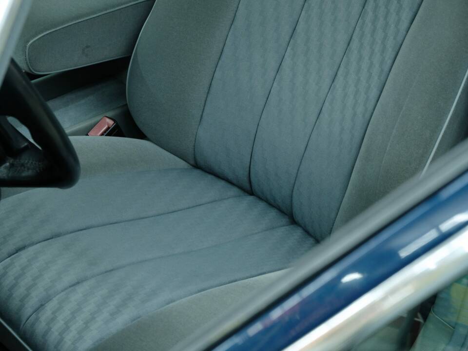 Bild 39/50 von Mercedes-Benz 300 SE (1990)