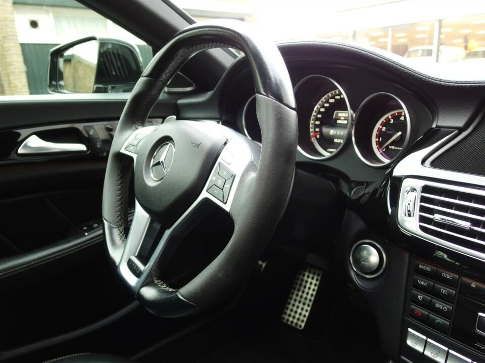 Image 43/97 of Mercedes-Benz CLS 63 AMG S 4MATIC (2013)