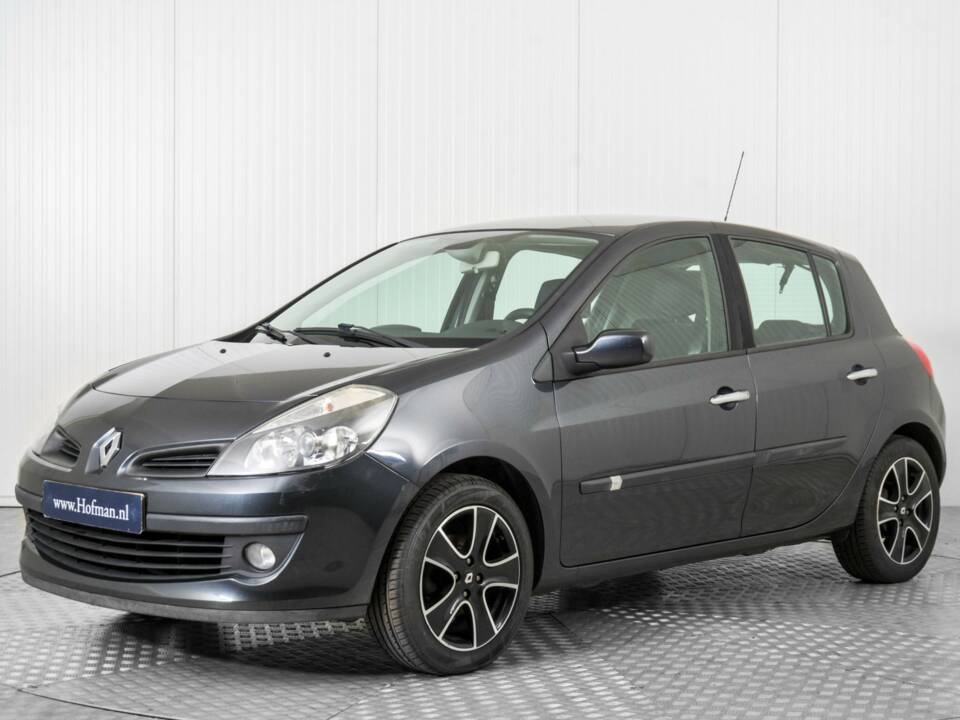 Imagen 1/15 de Renault Clio III 1.4 16V (2006)