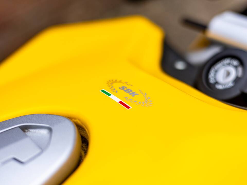 Immagine 9/30 di Ducati DUMMY (2004)