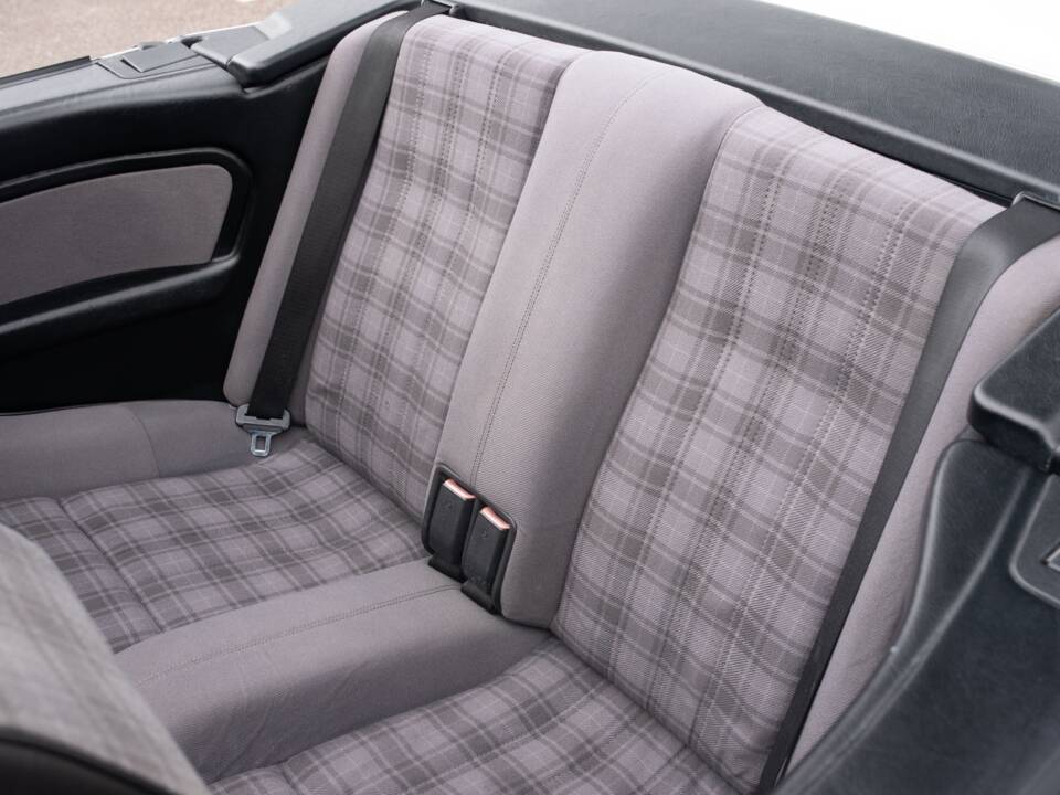 Image 23/50 of BMW 320i (1987)