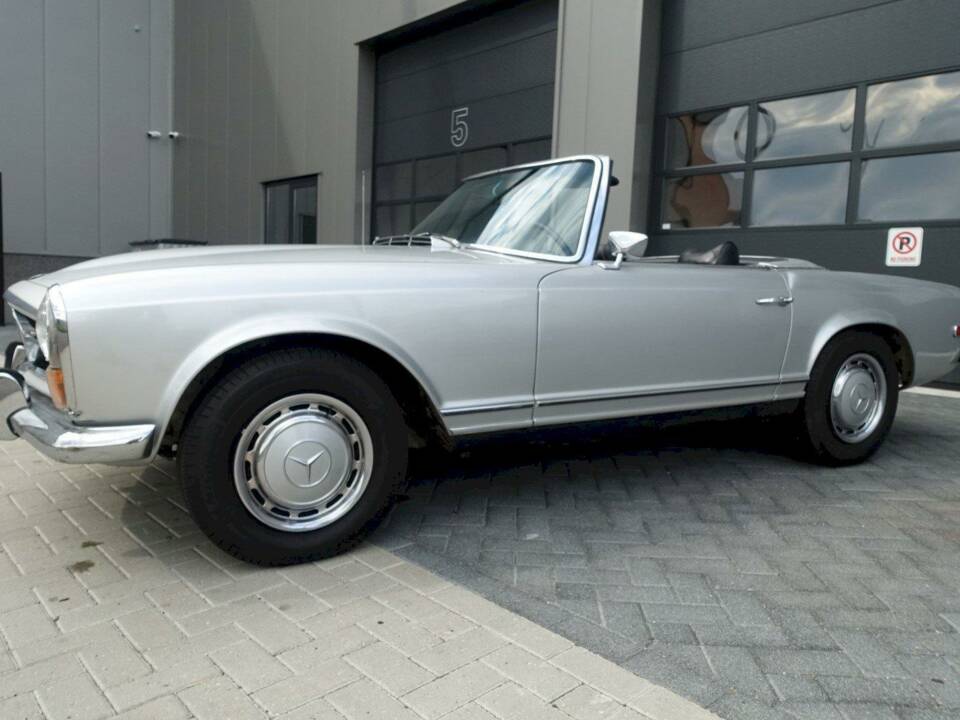 Image 1/36 of Mercedes-Benz 280 SL (1970)