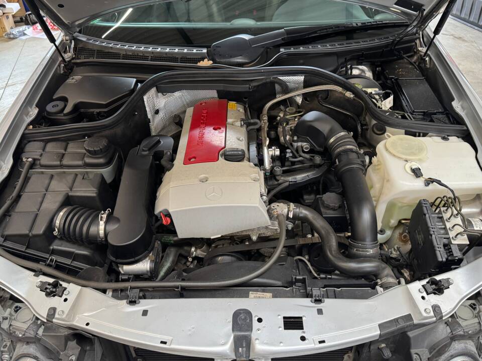 Image 25/50 of Mercedes-Benz CLK 230 Kompressor (2001)