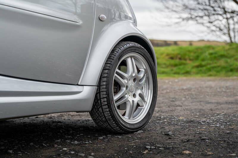 Image 17/50 of Smart Fortwo Brabus (2005)