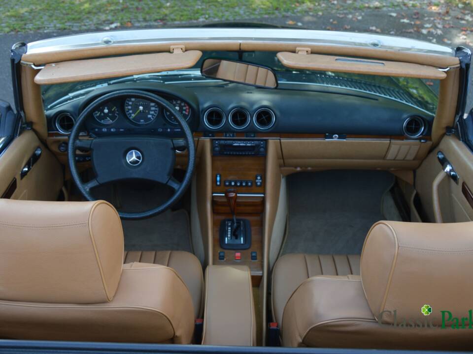 Image 14/50 de Mercedes-Benz 380 SL (1982)