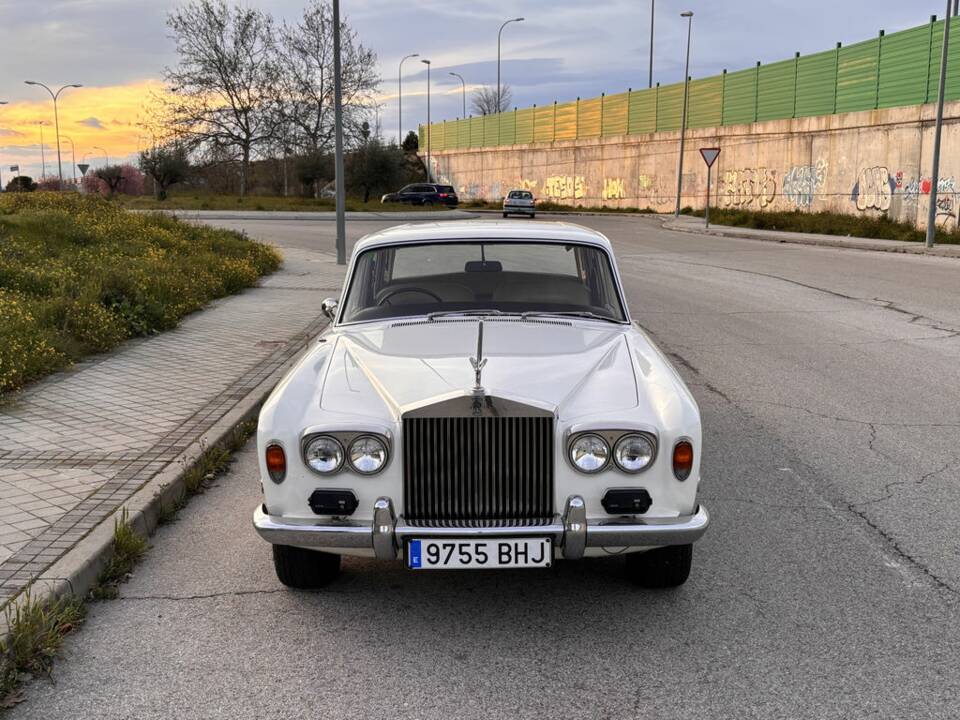 Image 4/8 de Rolls-Royce Silver Shadow I (1973)