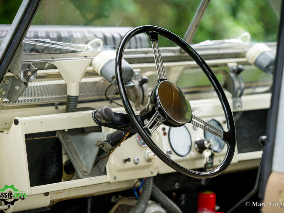 Image 35/55 of Land Rover 88 (1958)
