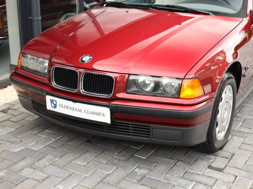 Image 59/88 de BMW 320i (1996)