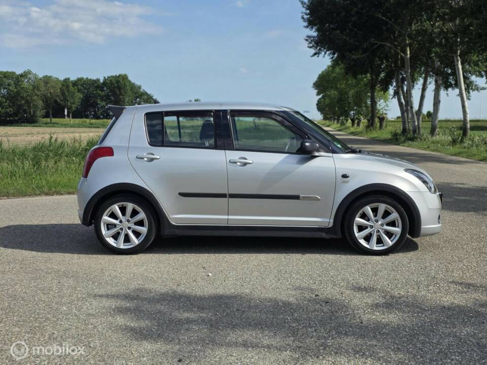 Immagine 8/40 di Suzuki Swift 1.3 (2007)