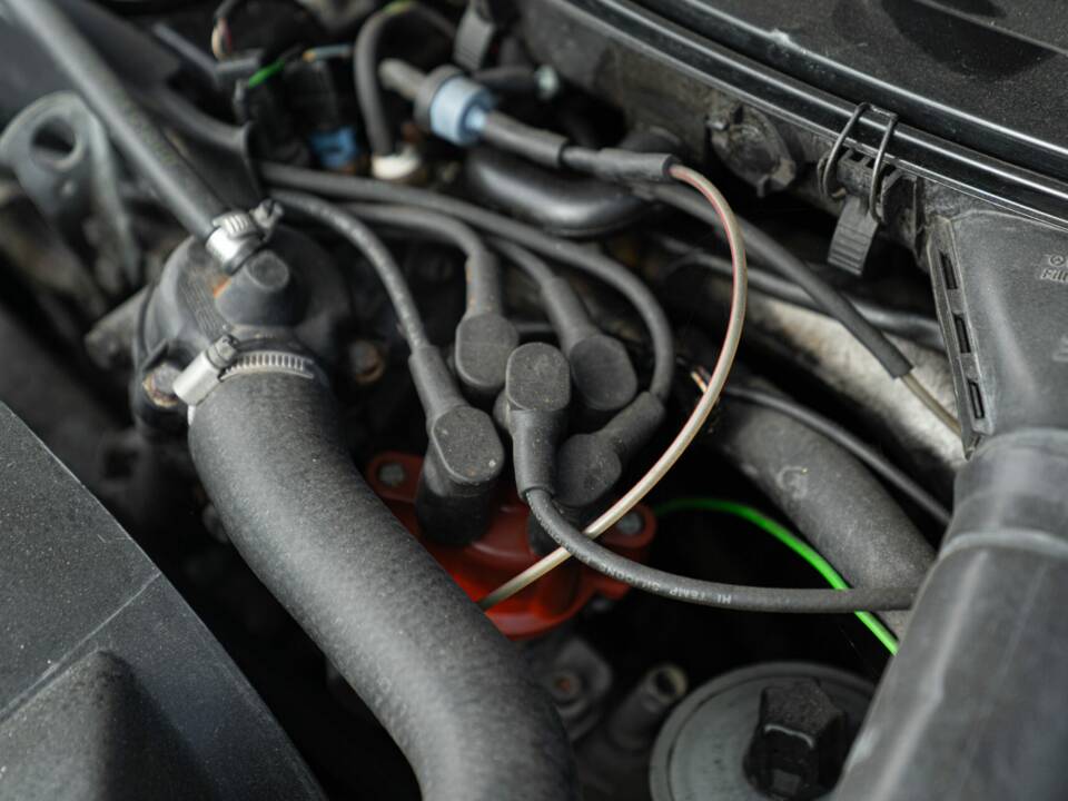 Bild 45/48 von Mercedes-Benz 200 CE (1990)