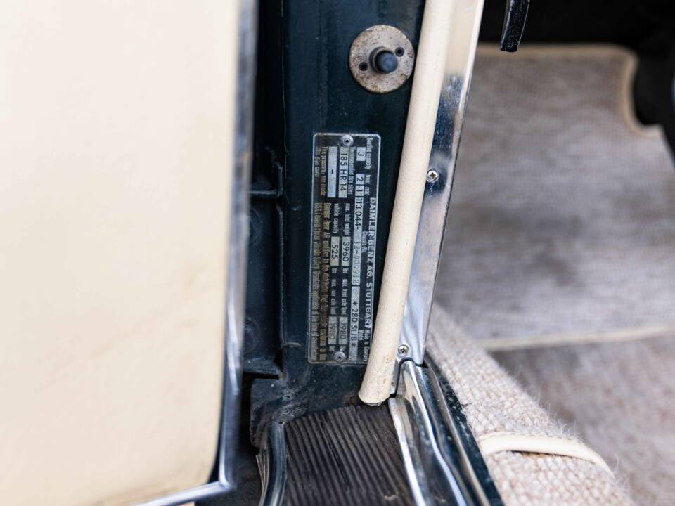 Afbeelding 8/43 van Mercedes-Benz 280 SL (1968)