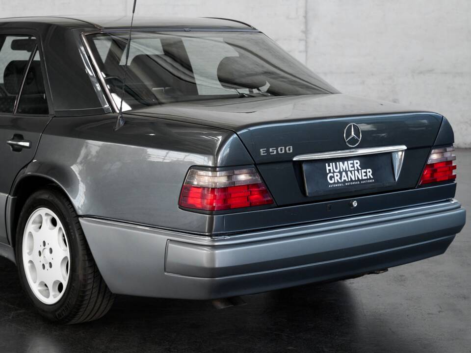 Bild 13/50 von Mercedes-Benz E 500 (1993)