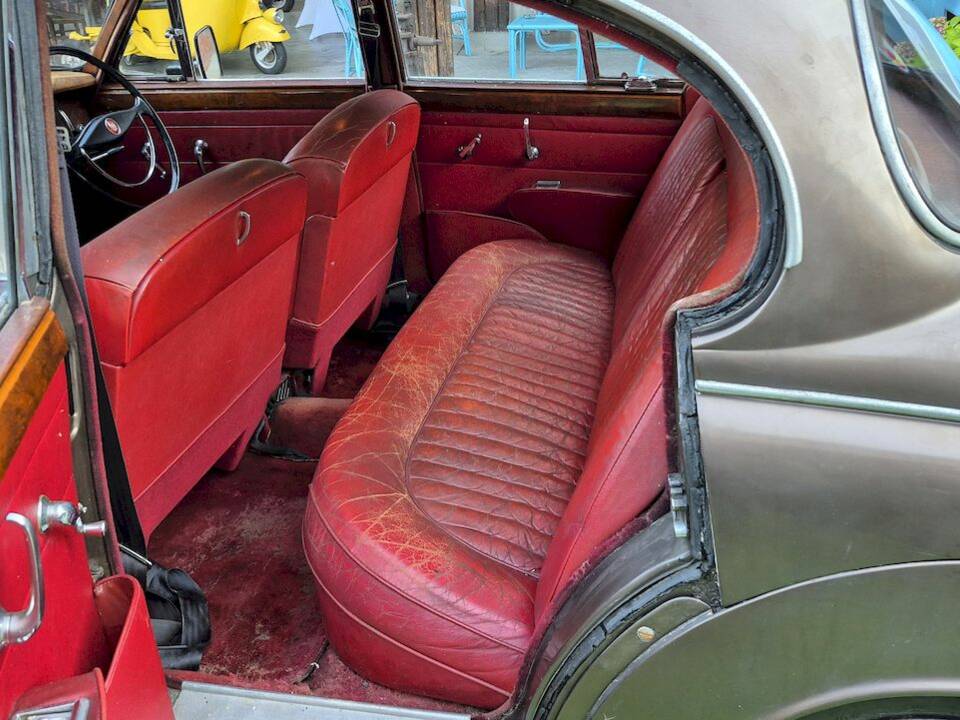 Bild 60/76 von Jaguar Mk II 2.4 (1963)