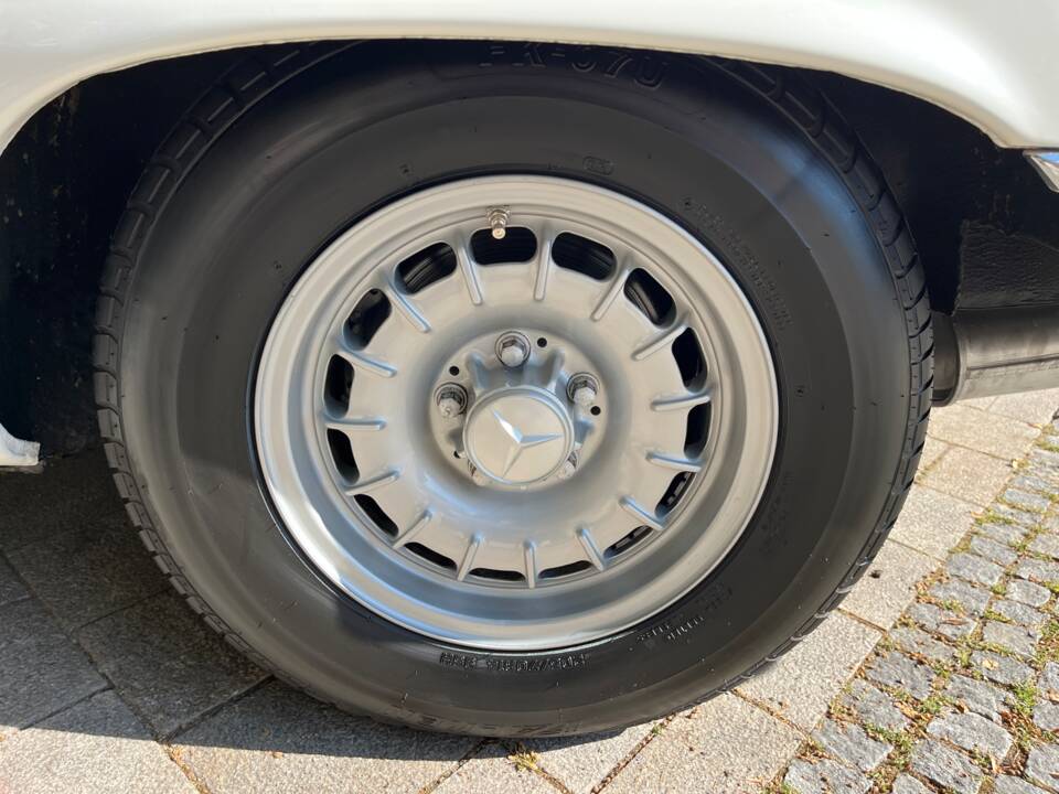 Bild 33/99 von Mercedes-Benz 500 SLC (1981)