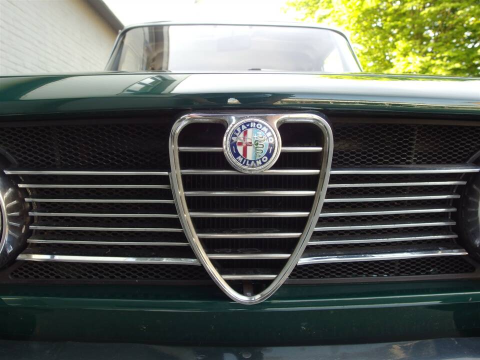 Image 13/99 of Alfa Romeo 1750 Berlina (1970)
