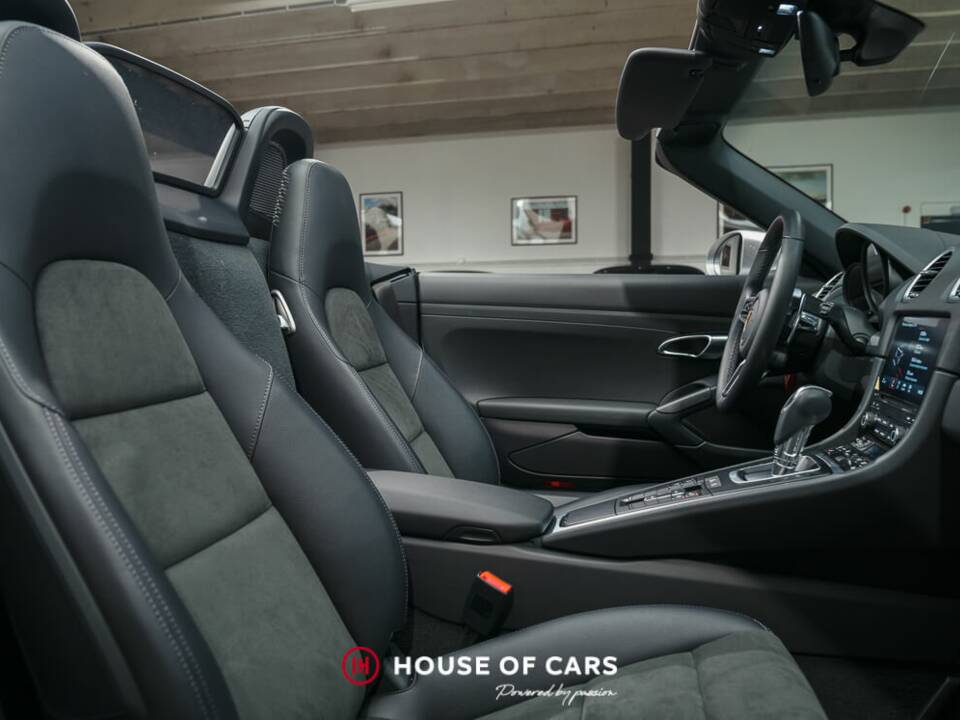 Image 19/25 of Porsche 718 Boxster (2023)