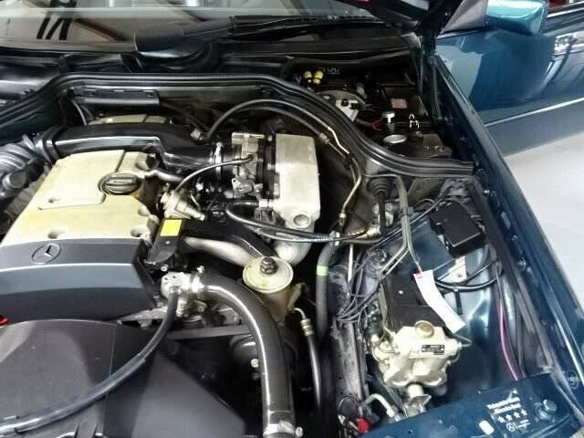 Bild 19/26 von Mercedes-Benz E 220 (1996)