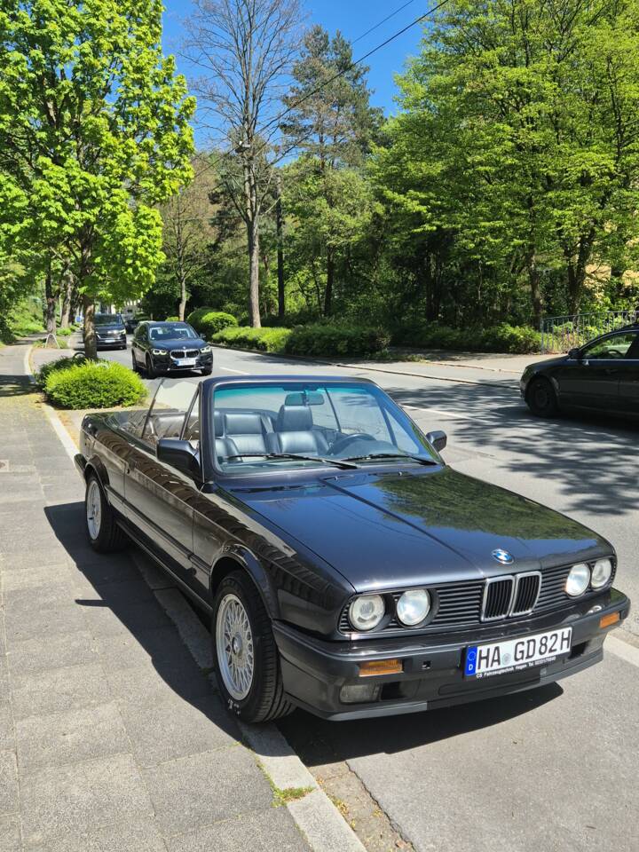 Image 1/4 of BMW 320i (1992)