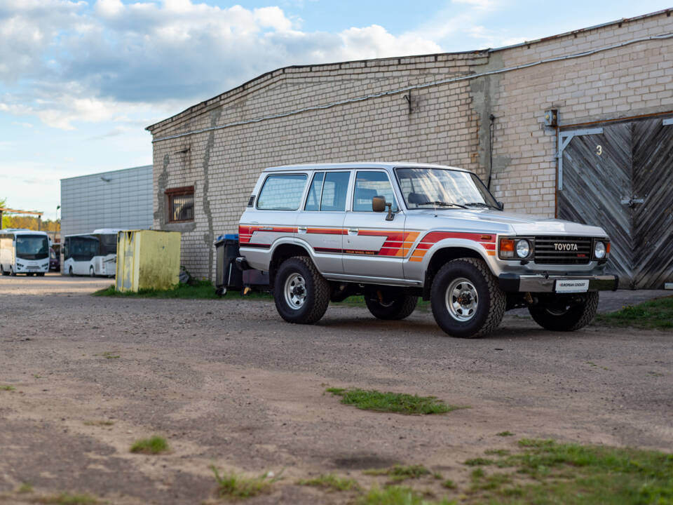 Image 35/100 of Toyota Land Cruiser HJ61 GX (1987)