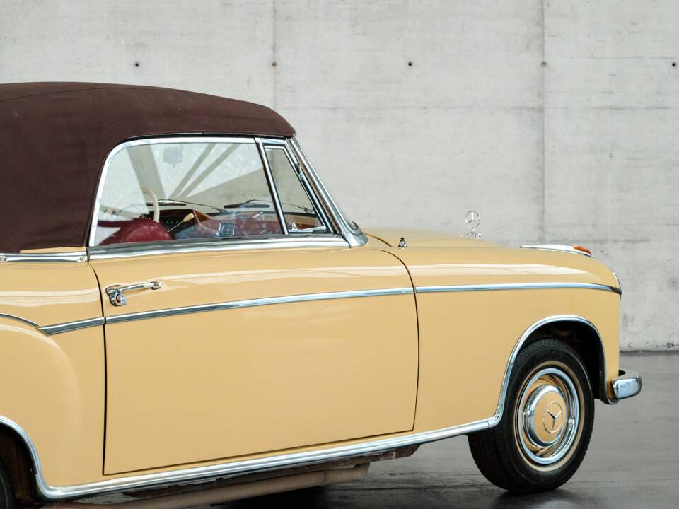 Immagine 30/50 di Mercedes-Benz 220 S Cabriolet (1958)