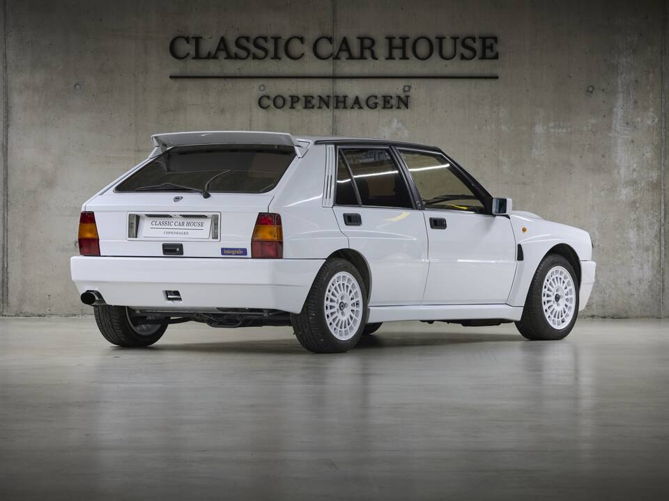 Image 42/93 of Lancia Delta HF Integrale Evoluzione I (1992)
