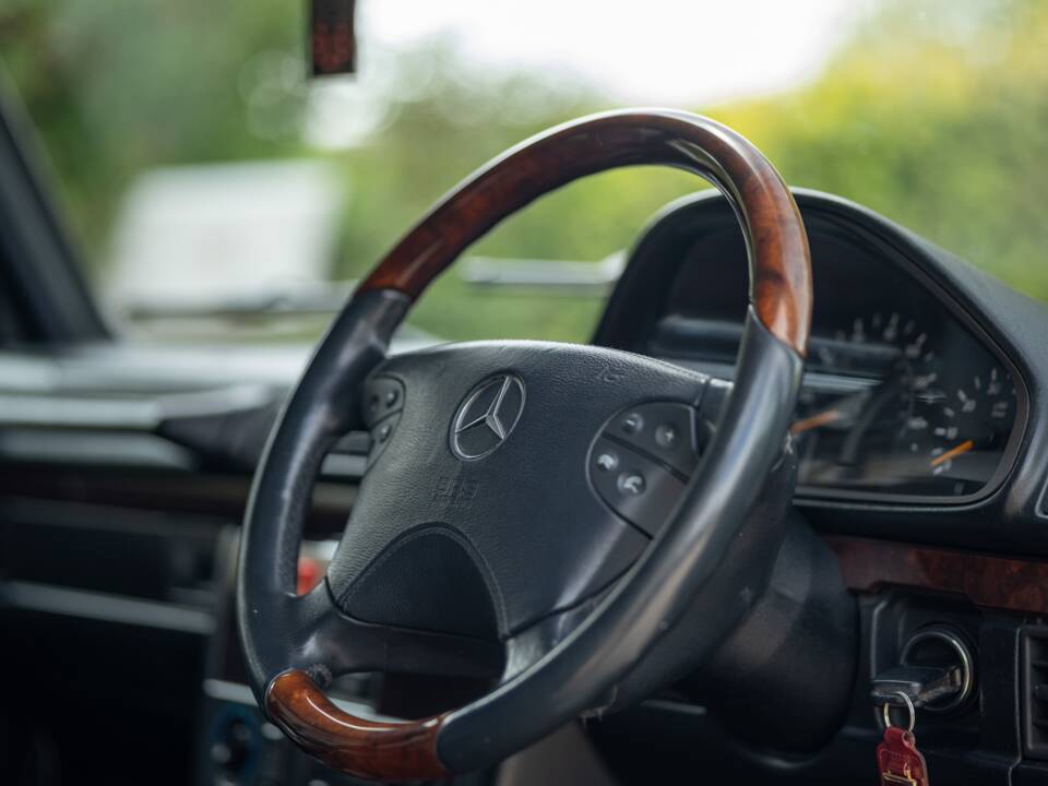 Bild 46/50 von Mercedes-Benz G 500 (kurz) (2000)