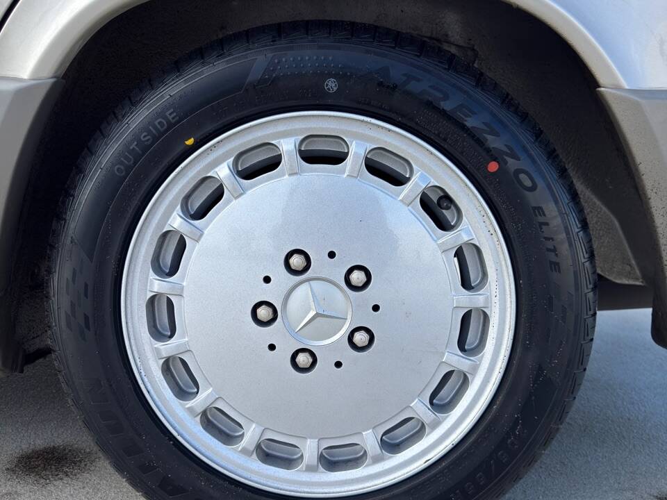 Immagine 13/39 di Mercedes-Benz 190 E 2.6 (1990)