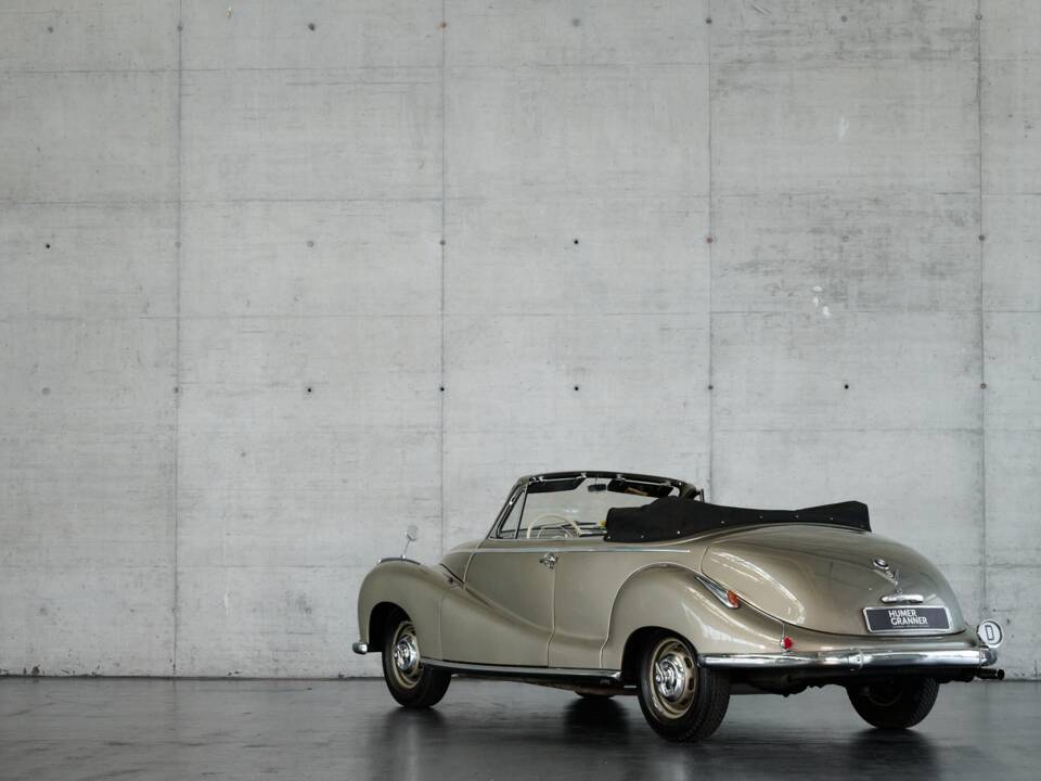 Immagine 15/50 di BMW 502 Baur (1955)