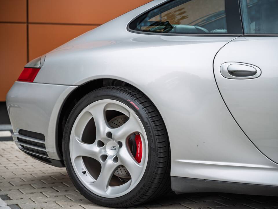 Afbeelding 55/73 van Porsche 911 Carrera 4S (2002)