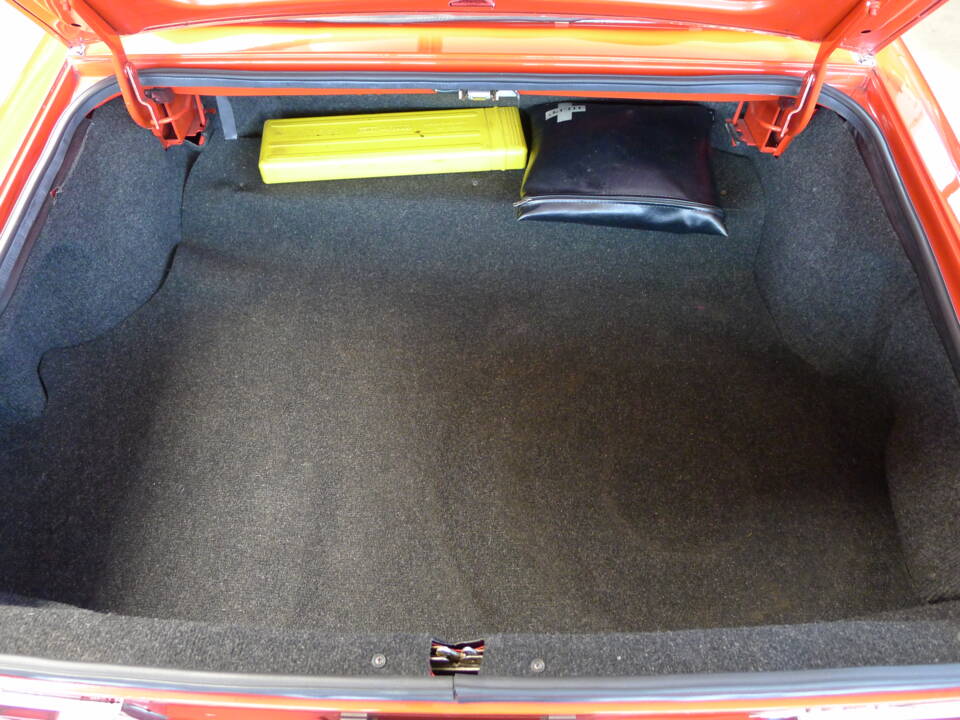 Image 16/36 of Alfa Romeo 2000 Spider Veloce (1982)
