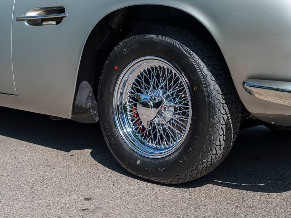 Immagine 8/27 di Aston Martin DB 6 Mk II (1971)